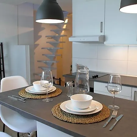 Apartmenthaus In Der Arnoldstrasse 아파트 보훔