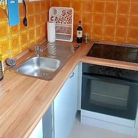 Apartmenthaus In Der Arnoldstrasse 아파트 보훔