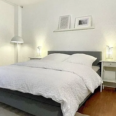 Apartmenthaus In Der Arnoldstrasse 아파트 보훔